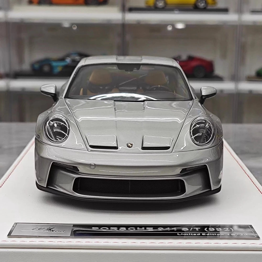 [IVY] 1:18 Porsche 2023 911 992 S/T Silver Model Car Resin