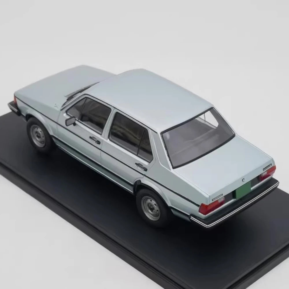 [IXO] 1:24 Volkswagen 1981 Atlantic modellino di auto Die-Cast