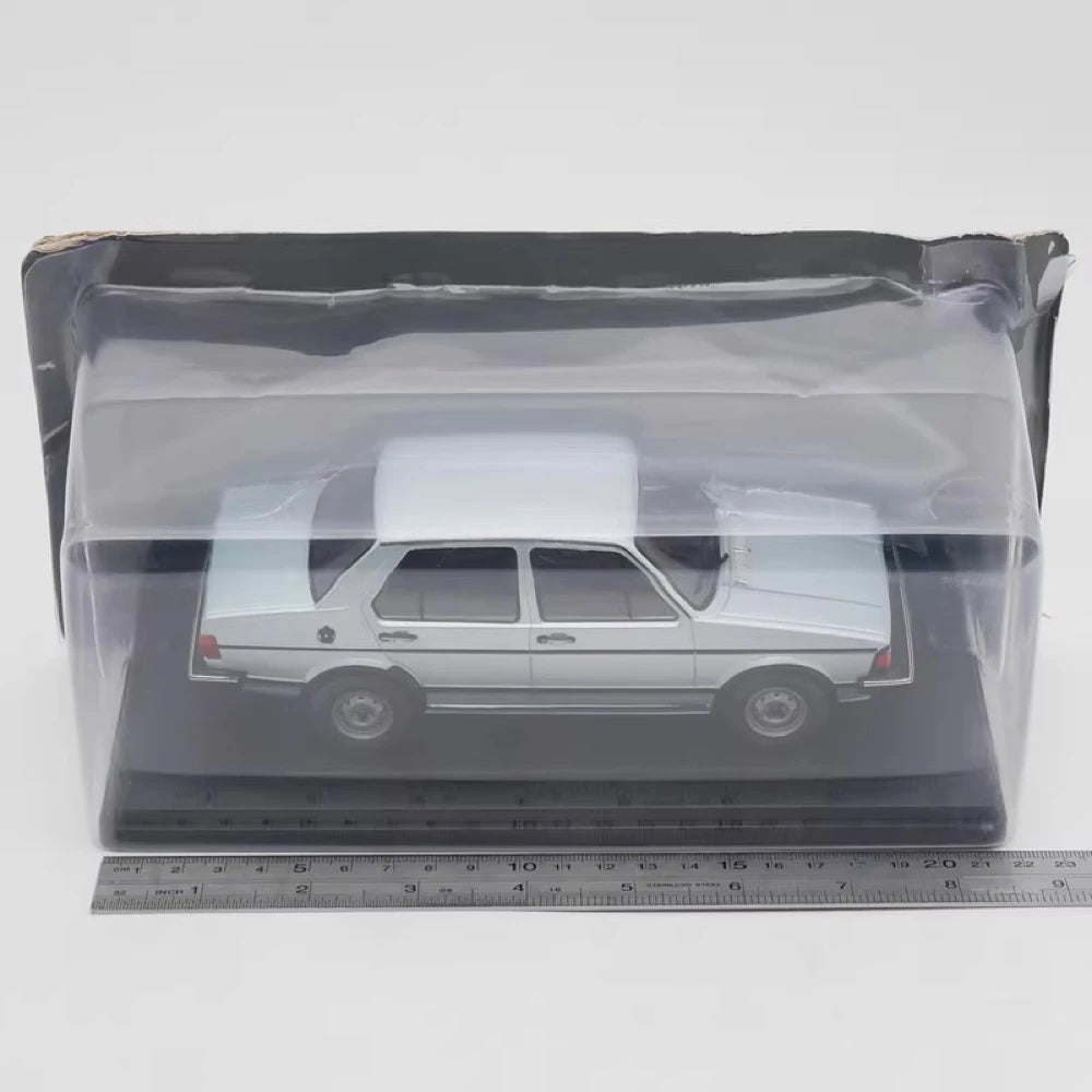 [IXO] 1:24 Volkswagen 1981 Atlantic modellino di auto Die-Cast