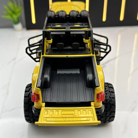 Jeep 2018 Wrangler terräng gul 1:32 – pressgjuten visningsmodell