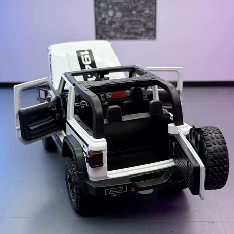 Jeep 2018 Wrangler Rubicon wit 1:24 – diecast displaymodel