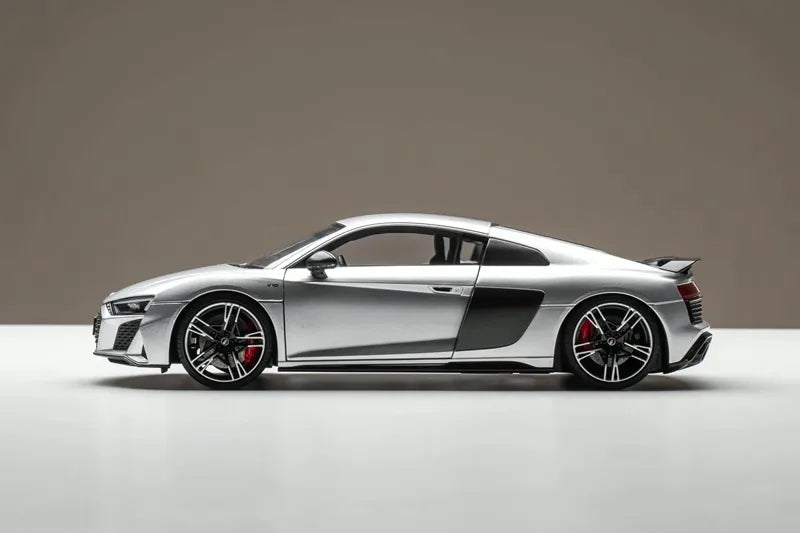 [KengFai] 1:18 Audi 2020 R8 Performance Silver Model Car Die-Cast