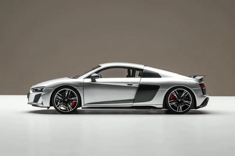 [KengFai] 1:18 Audi 2020 R8 Performance Silver Model Car Die-Cast