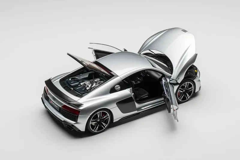 [KengFai] 1:18 Audi 2020 R8 Performance Silver Model Car Die-Cast