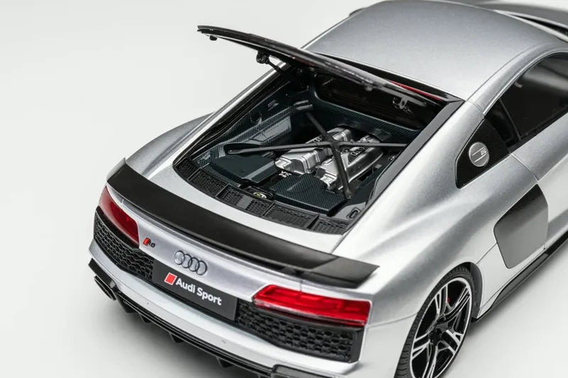 [KengFai] 1:18 Audi 2020 R8 Performance Silver Model Car Die-Cast
