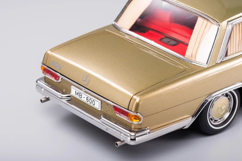 [KengFai] 1:18 Mercedes-Benz 1963 600 Pullman W100 LWB oro modellino di auto Die-Cast