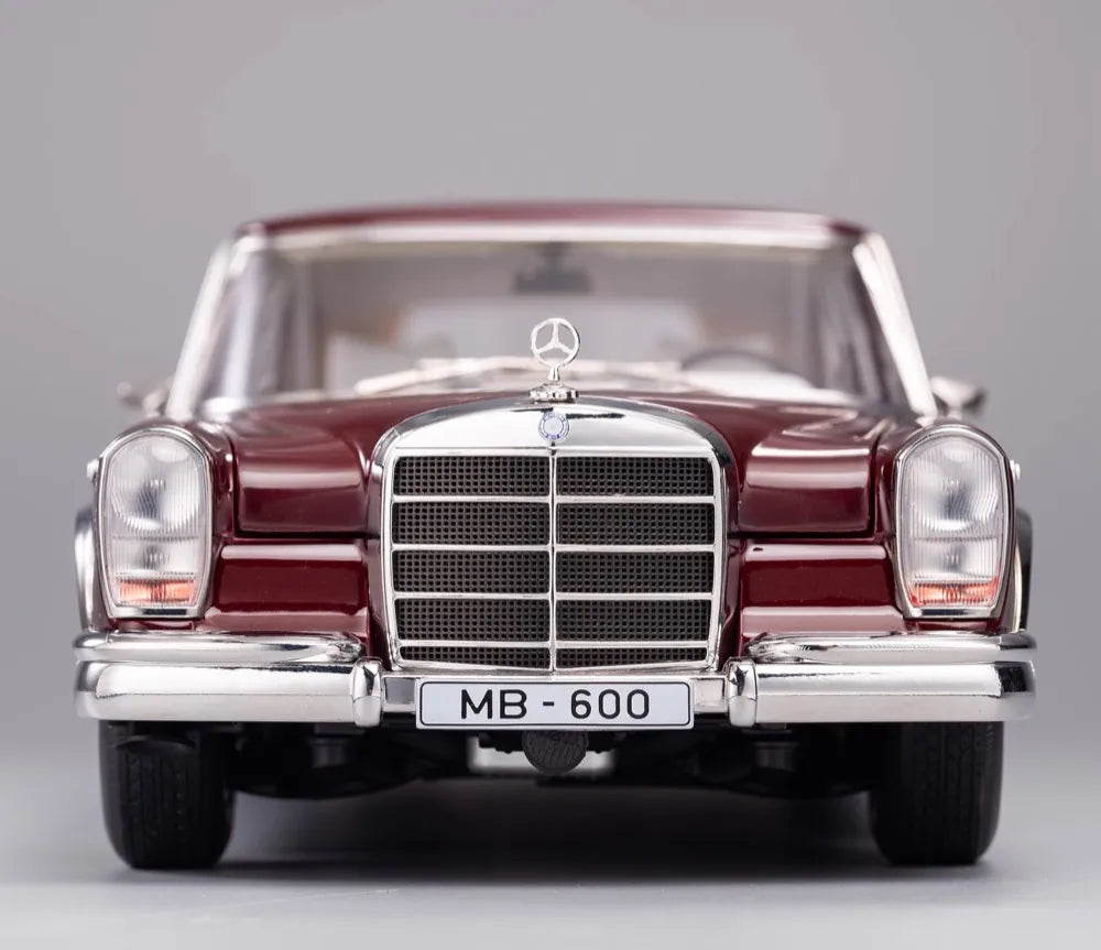 [KengFai] 1:18 Mercedes-Benz 1963 600 Pullman W100 LWB Red Model Car Die-Cast