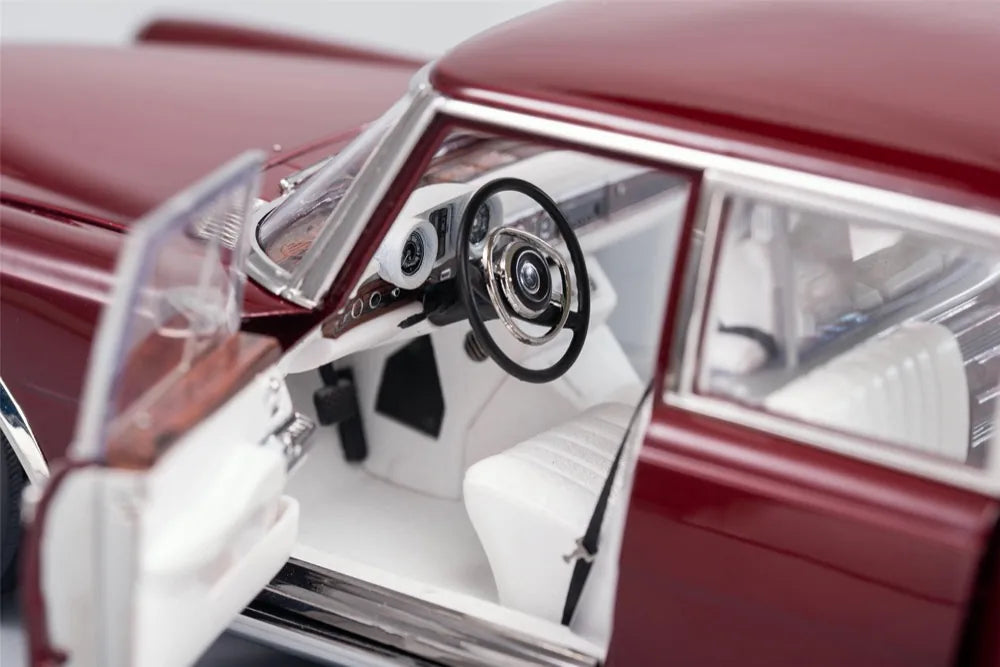 [KengFai] 1:18 Mercedes-Benz 1963 600 Pullman W100 LWB punainen pienoismalli Die-Cast