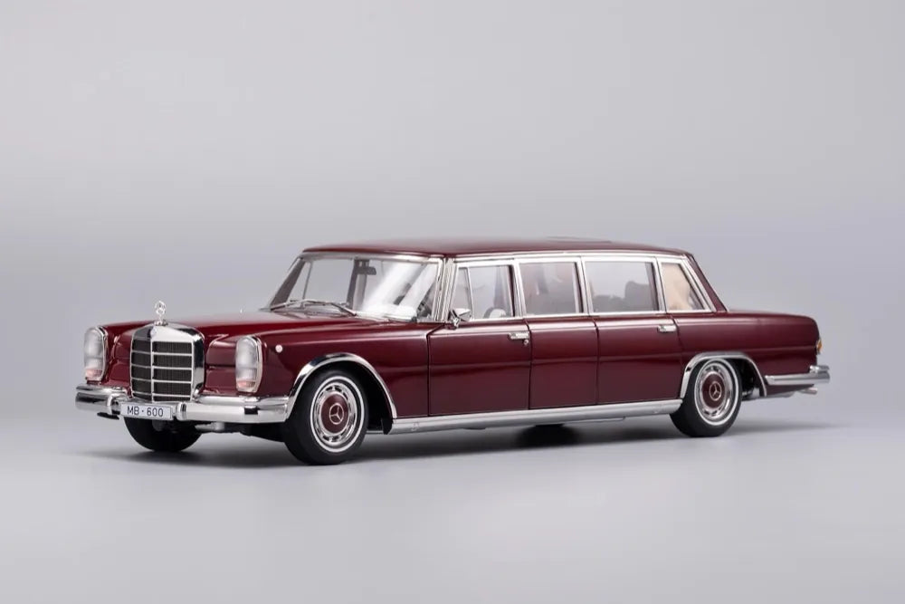 [KengFai] 1:18 Mercedes-Benz 1963 600 Pullman W100 LWB punainen pienoismalli Die-Cast