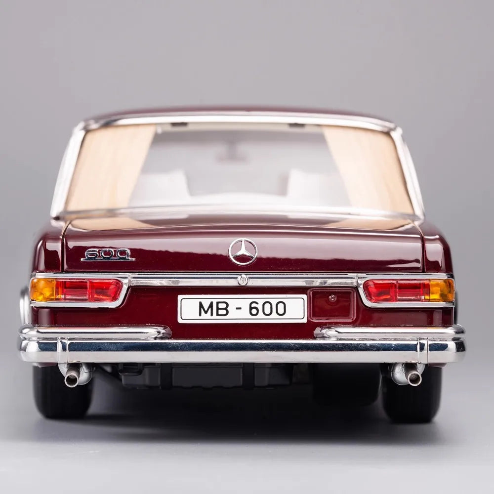 [KengFai] 1:18 Mercedes-Benz 1963 600 Pullman W100 LWB punainen pienoismalli Die-Cast
