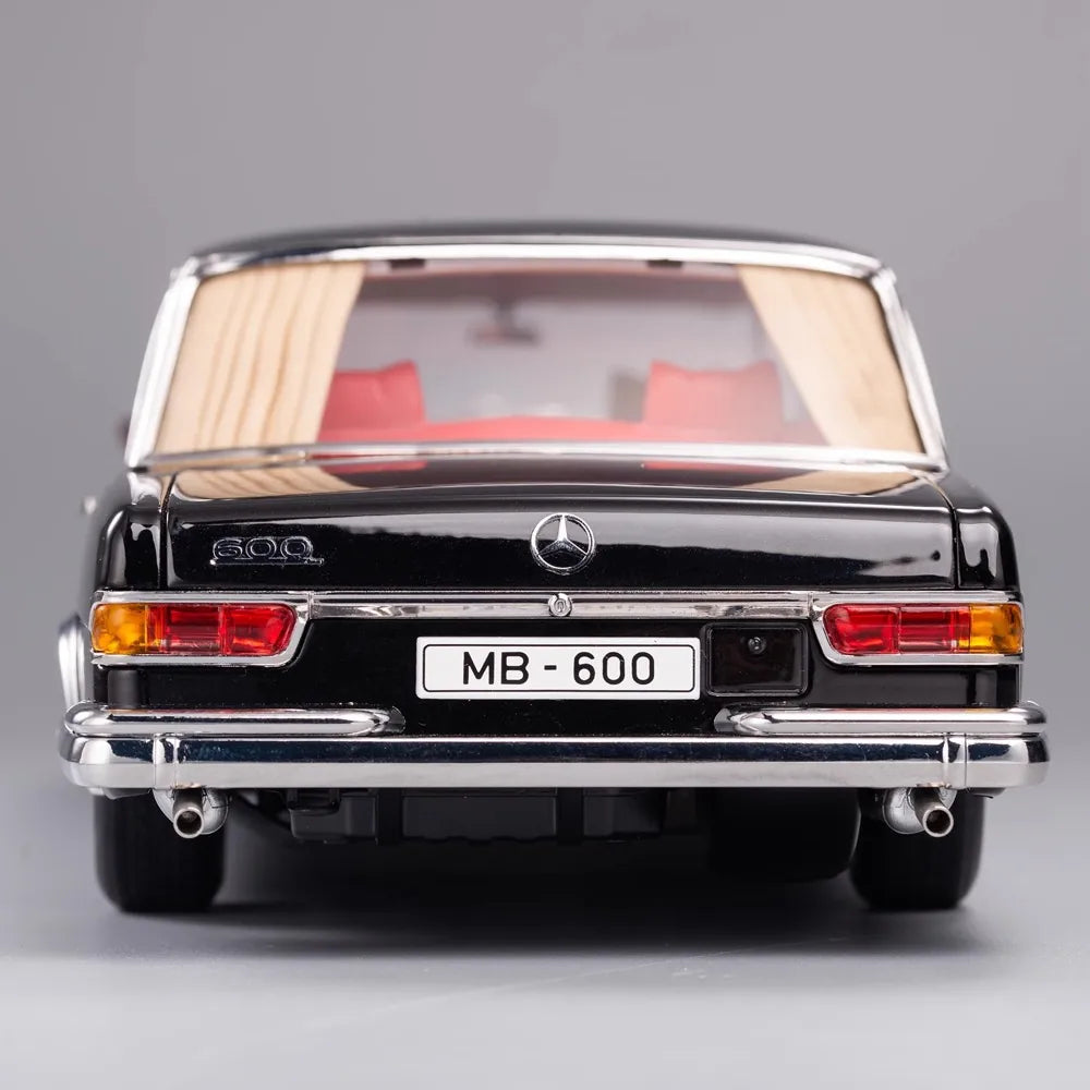 [KengFai] 1:18 Mercedes-Benz 1963 600 Pullman W100 LWB Black Model Car Die-Cast