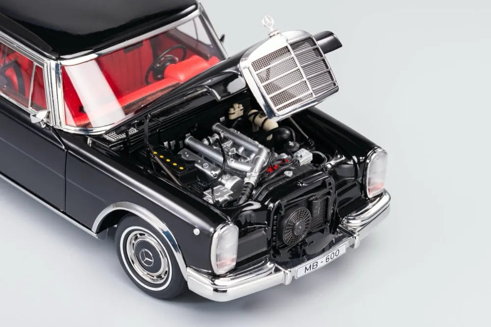 [KengFai] 1:18 Mercedes-Benz 1963 600 Pullman W100 LWB Black Model Car Die-Cast