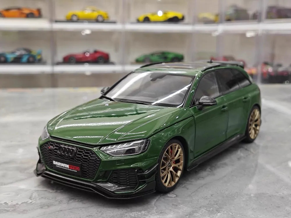 [Kiloworks] 1:18 Audi 2018 RS4 Avant Green Model Car Die-Cast
