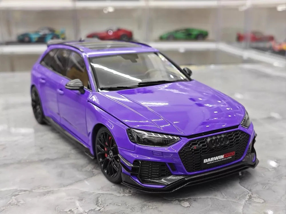 [Kiloworks] 1:18 Audi 2018 RS4 Avant viola modellino di auto Die-Cast
