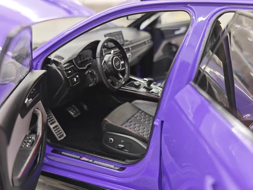 [Kiloworks] 1:18 Audi 2018 RS4 Avant Purple Model Car Die-Cast