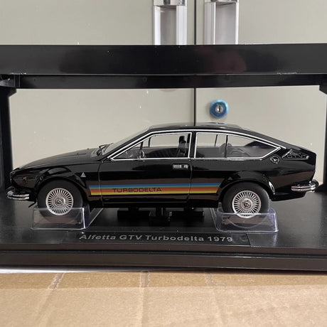 [KK Scale] 1:18 Alfa Romeo 1979 Alfetta GTV Turbodelta Black Model Car Die-Cast