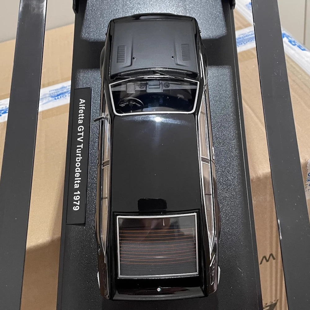 [KK Scala] 1:18 Alfa Romeo 1979 Alfetta GTV Turbodelta nero modellino di auto Die-Cast
