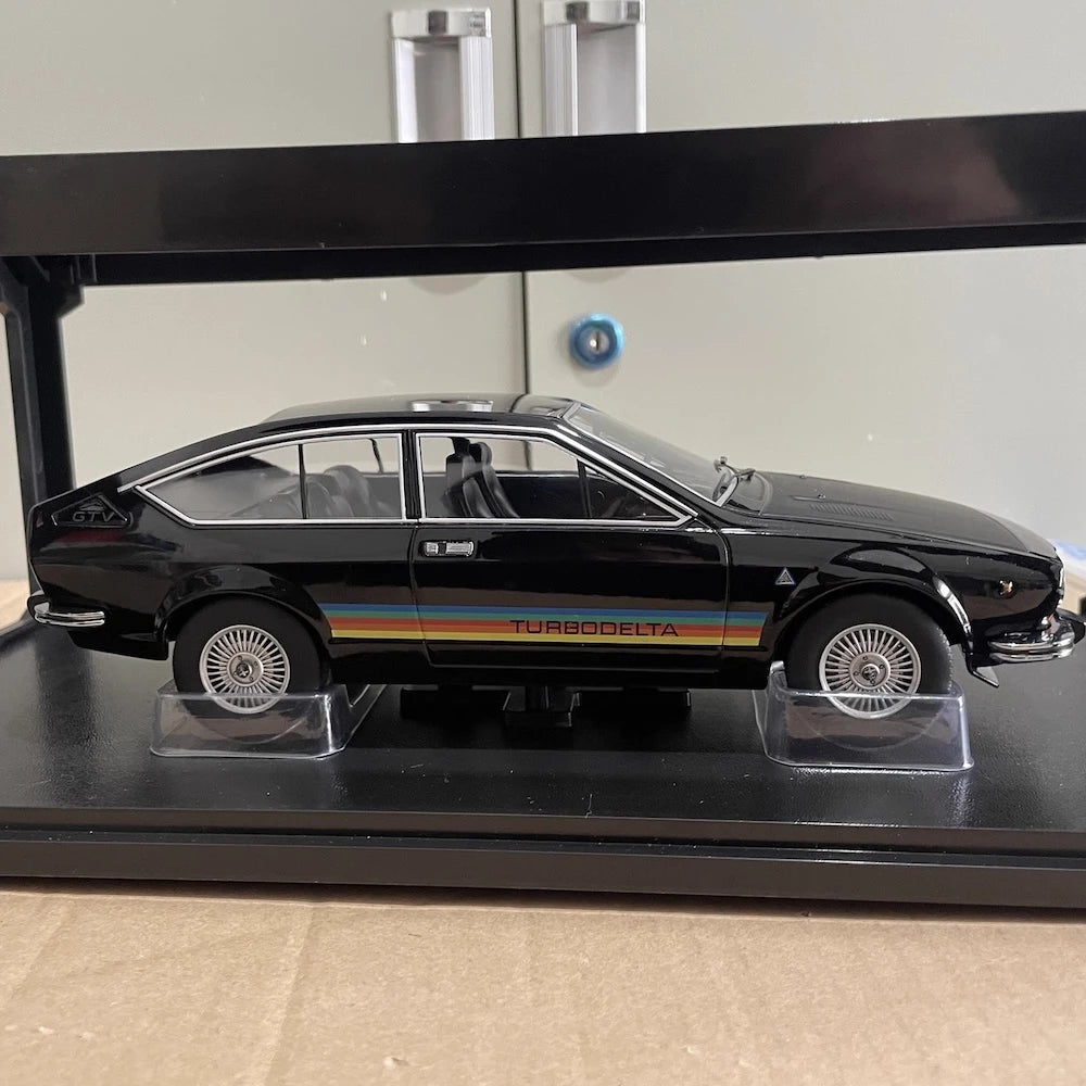 [KK Scala] 1:18 Alfa Romeo 1979 Alfetta GTV Turbodelta nero modellino di auto Die-Cast
