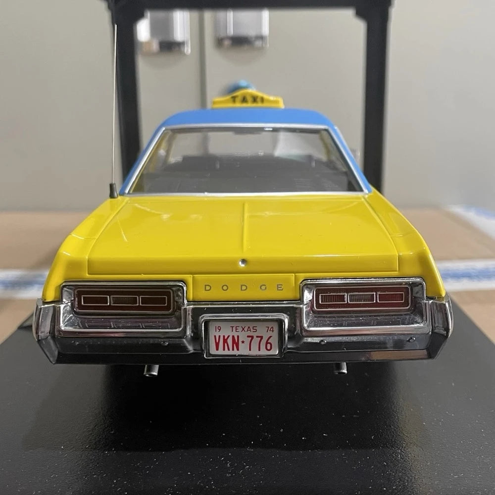 [KK Mittakaava] 1:18 Dodge 1974 Monaco Texas Cab pienoismalli Die-Cast