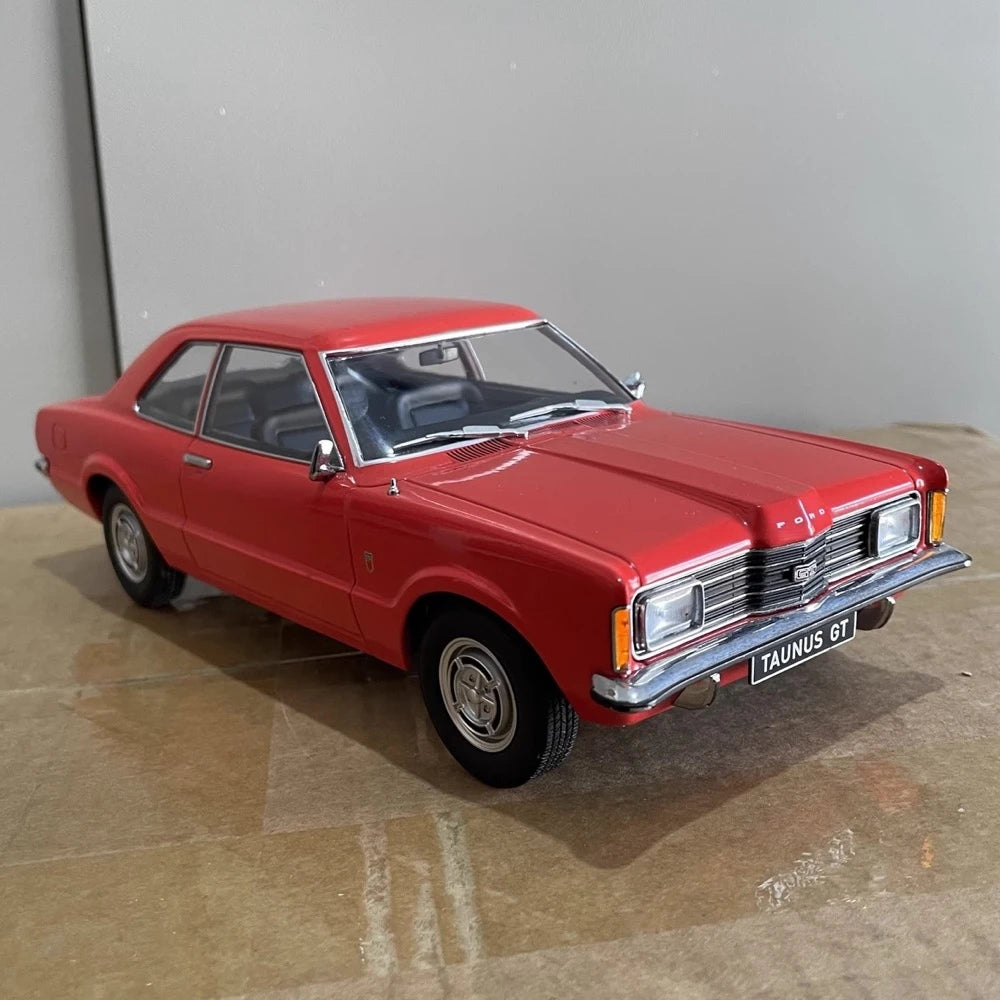 [KK Scale] 1:18 Ford 1971 Taunus GT Coupe Red Model Car Die-Cast