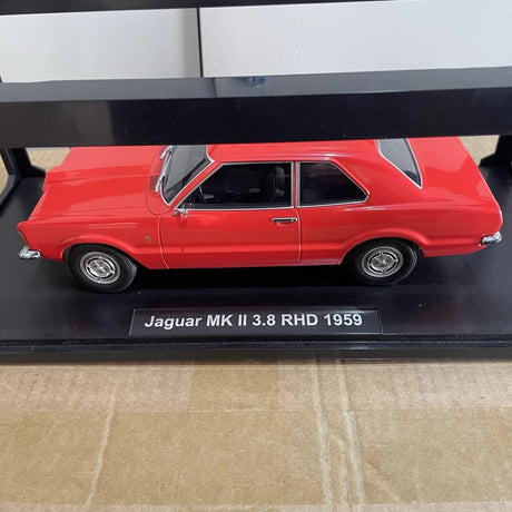 [KK Scale] 1:18 Ford 1971 Taunus GT Coupe Red Model Car Die-Cast