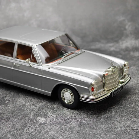 [KK Scale] 1:18 Mercedes-Benz 1967 300SEL 6.3 W109 Silver Model Car Die-Cast
