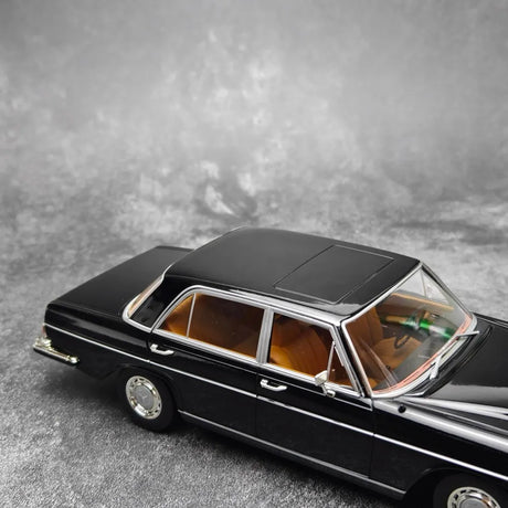 [KK Scale] 1:18 Mercedes-Benz 1967 300SEL 6.3 W109 Black Model Car Die-Cast