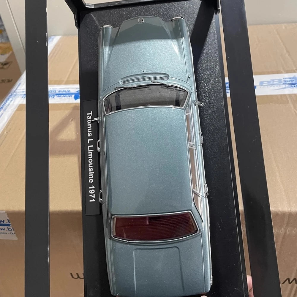 [KK Scale] 1:18 Volvo 1970 164 Blue Model Car Die-Cast