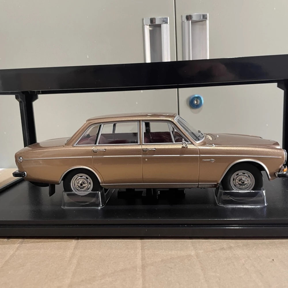 [KK Scala] 1:18 Volvo 1970 164 marrone modellino di auto Die-Cast