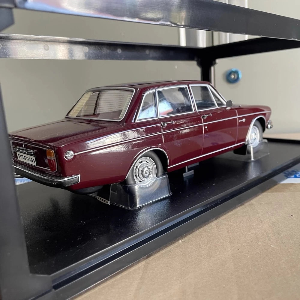 [KK Scale] 1:18 Volvo 1970 164 Red Model Car Die-Cast