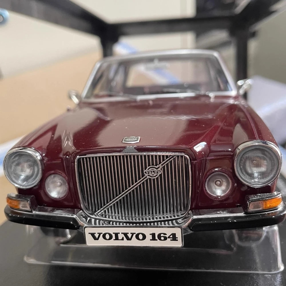 [KK Scale] 1:18 Volvo 1970 164 Red Model Car Die-Cast