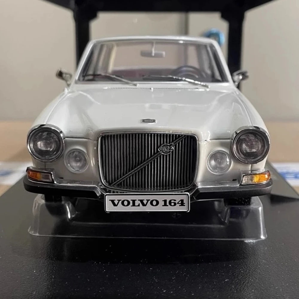 [KK Scale] 1:18 Volvo 1970 164 White Model Car Die-Cast