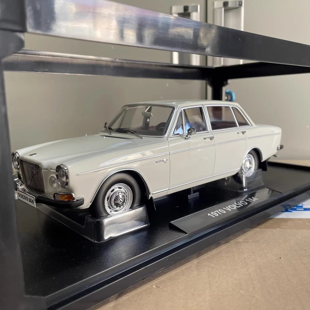 [KK Scale] 1:18 Volvo 1970 164 White Model Car Die-Cast