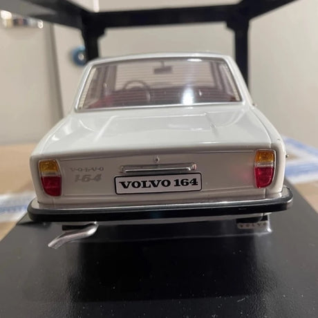 [KK Scale] 1:18 Volvo 1970 164 White Model Car Die-Cast