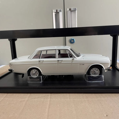 [KK Scale] 1:18 Volvo 1970 164 White Model Car Die-Cast