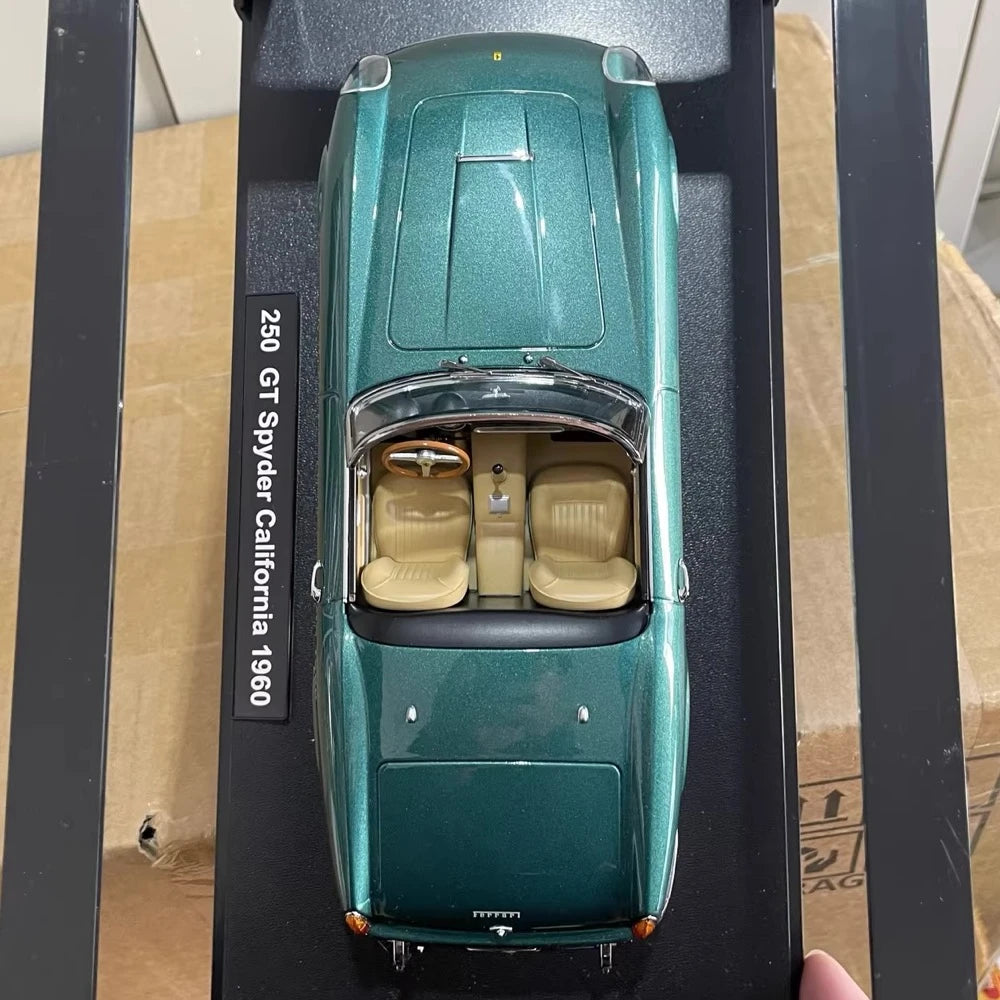 [KK Scale] 1:18 Ferrari 1960 250 GT Spyder California Green Model Car Die-Cast