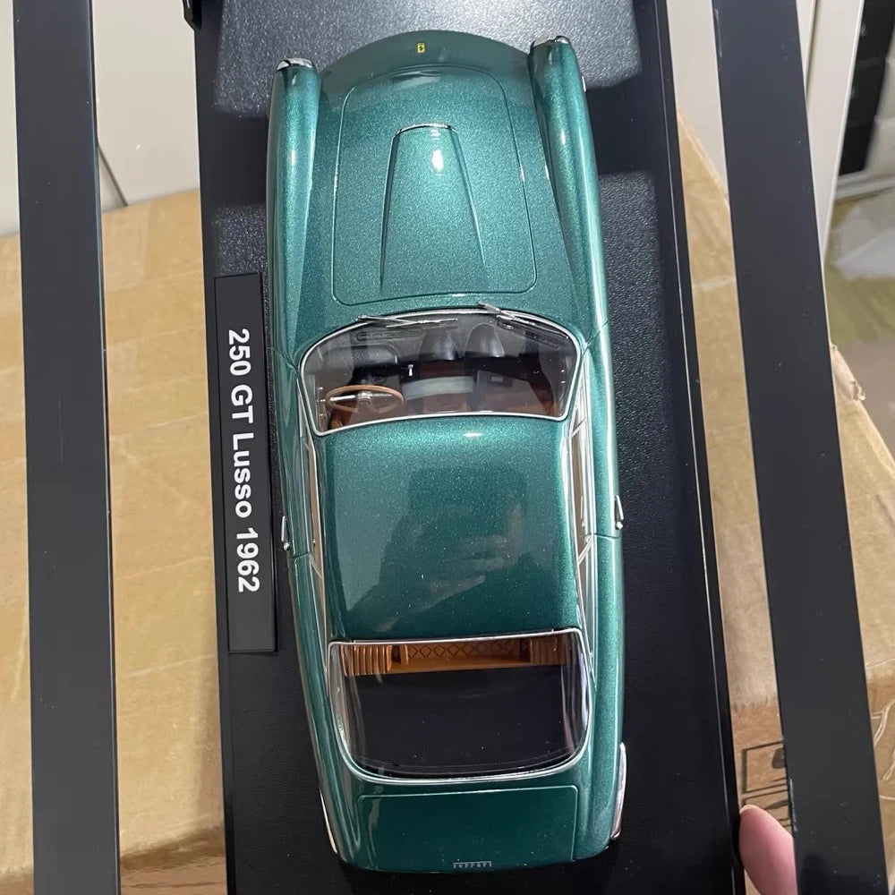 [KK Scale] 1:18 Ferrari 1962 250 GT Lusso Green Model Car Die-Cast