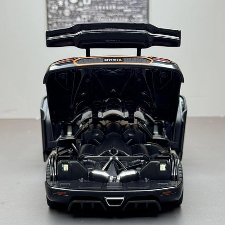 Koenigsegg 2014 One1 svart 1:32 – pressgjuten visningsmodell
