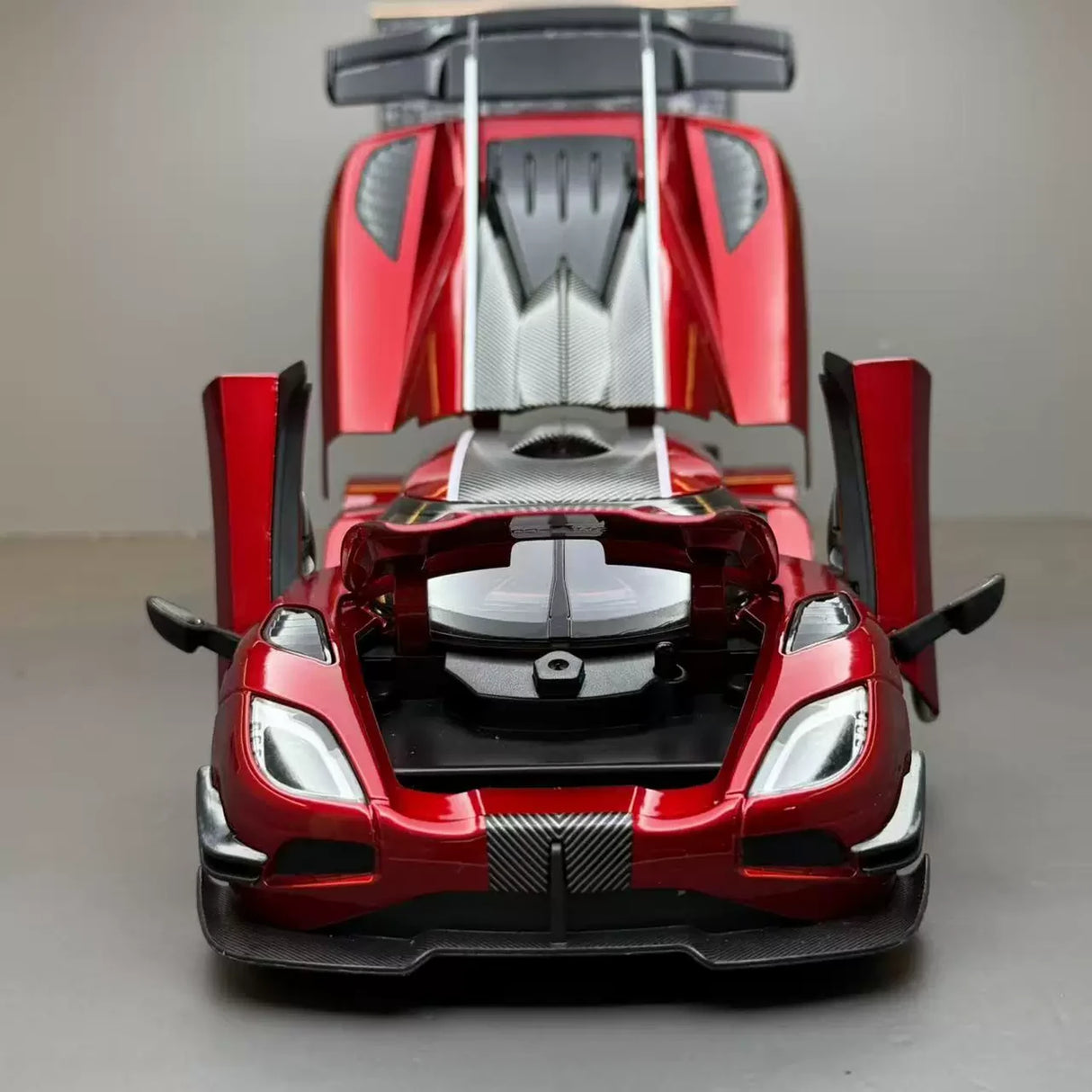 Koenigsegg 2014 One1 rood 1:24 – diecast displaymodel