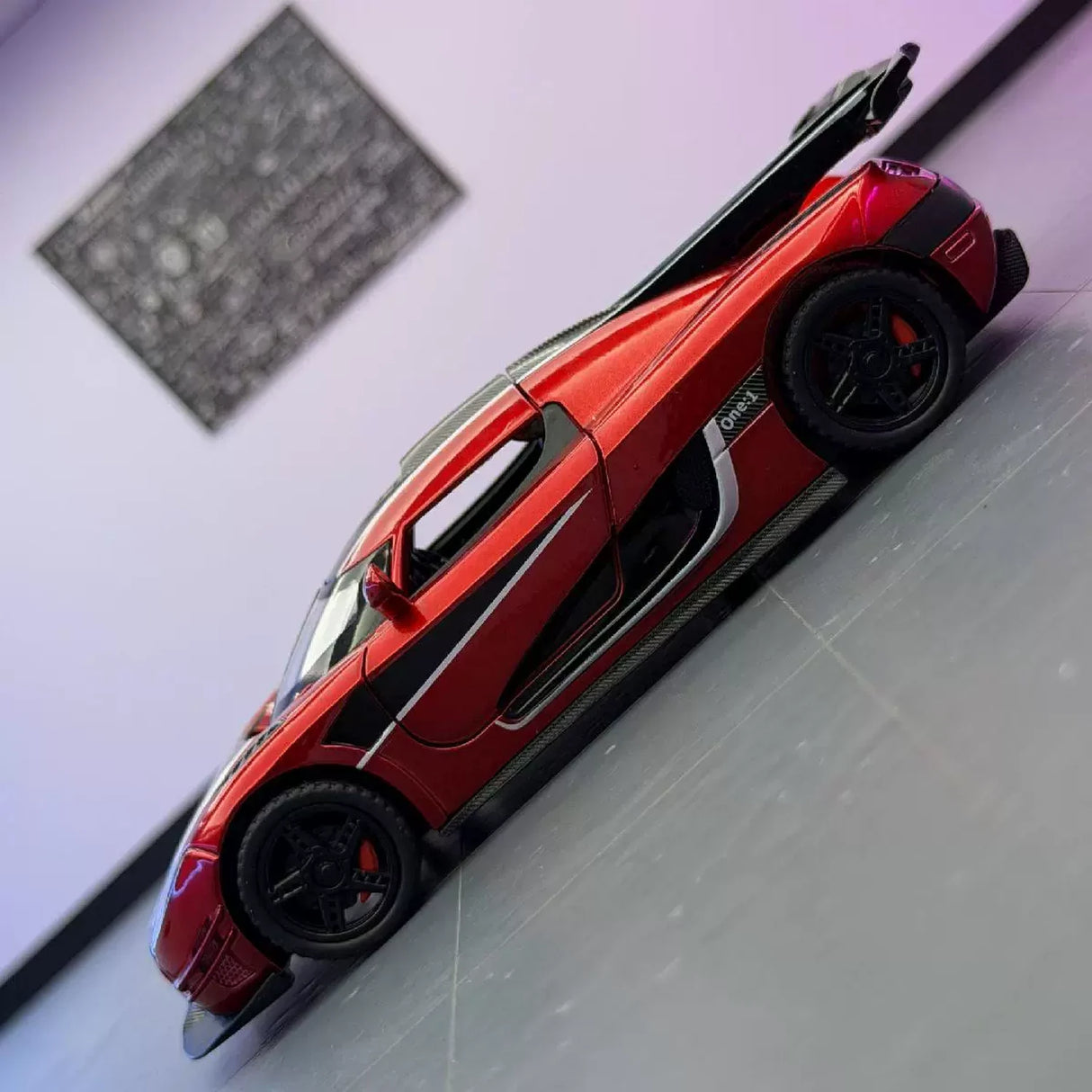Koenigsegg 2014 One1 röd 1:32 – pressgjuten visningsmodell