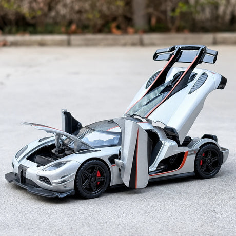 Koenigsegg 2014 One1 silver 1:32 – pressgjuten visningsmodell