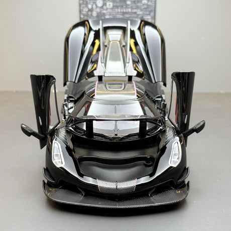 Koenigsegg 2020 Jesko Absolut zwart 1:24 – diecast displaymodel