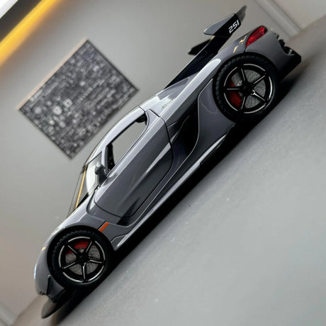 Koenigsegg 2021 Jesko Attack grijs 1:24 – diecast displaymodel