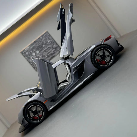 Koenigsegg 2021 Jesko Attack grijs 1:24 – diecast displaymodel