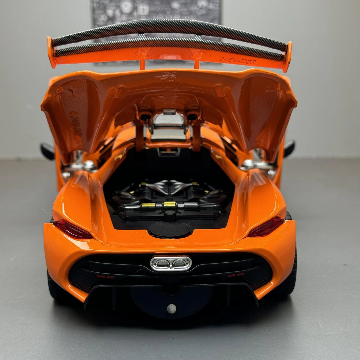 Koenigsegg 2021 Jesko Attack oranje 1:24 – diecast displaymodel