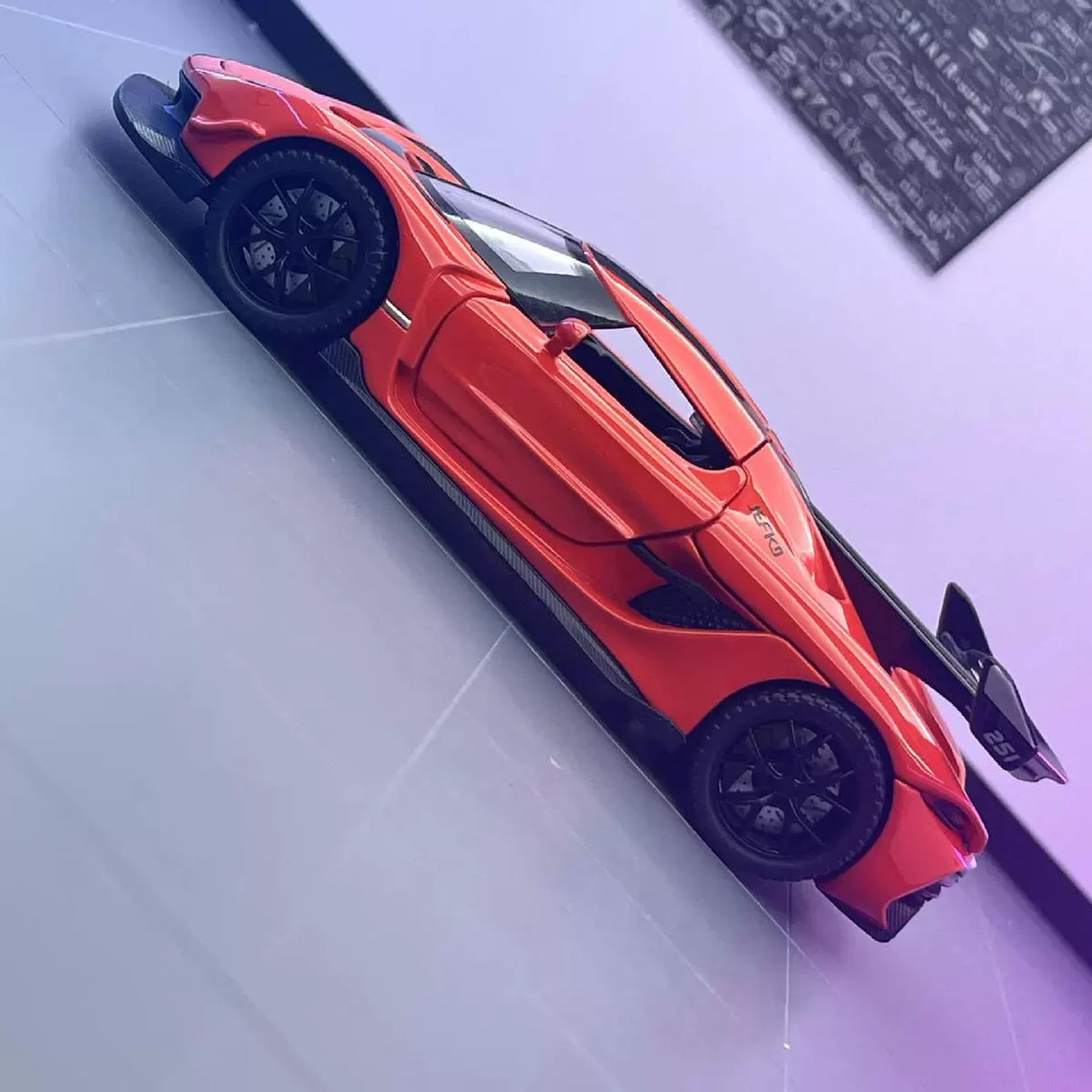 Koenigsegg 2021 Jesko Attack orange 1:32 – pressgjuten visningsmodell