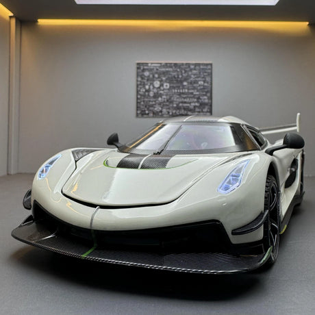 Koenigsegg 2021 Jesko Attack wit 1:24 – diecast displaymodel