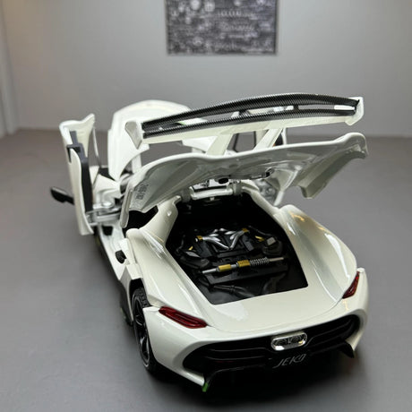 Koenigsegg 2021 Jesko Attack wit 1:24 – diecast displaymodel