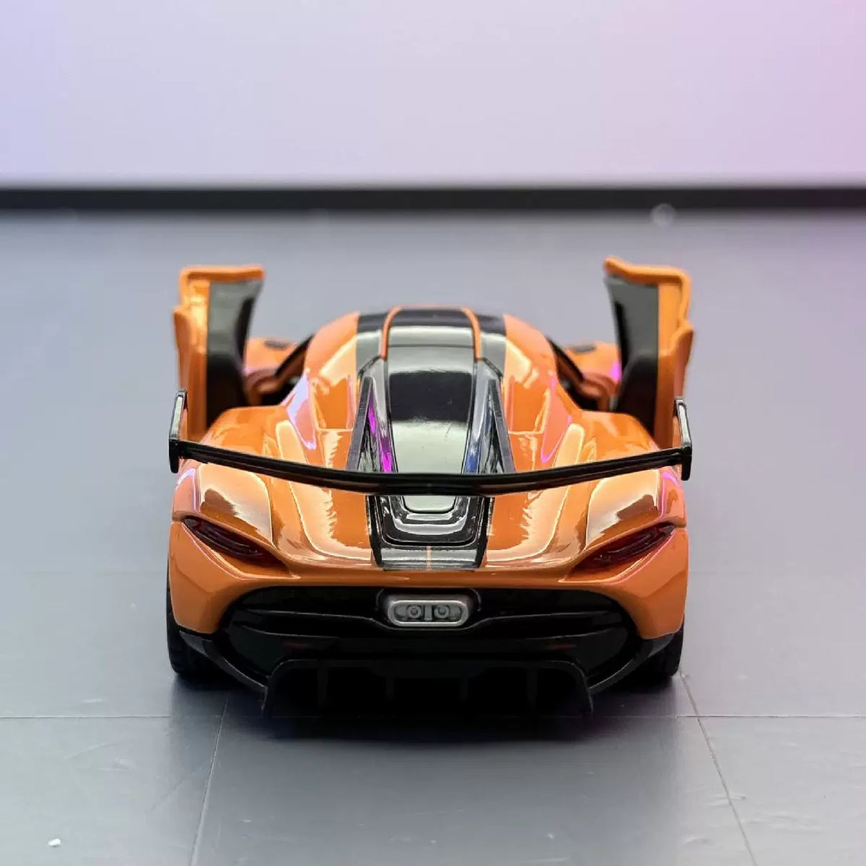 Koenigsegg 2021 Jesko Attack gul 1:32 – pressgjuten visningsmodell
