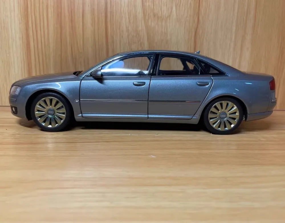 [Kyosho] 1:18 Audi 2006 A8 W12 D3 Blue Model Car Die-Cast
